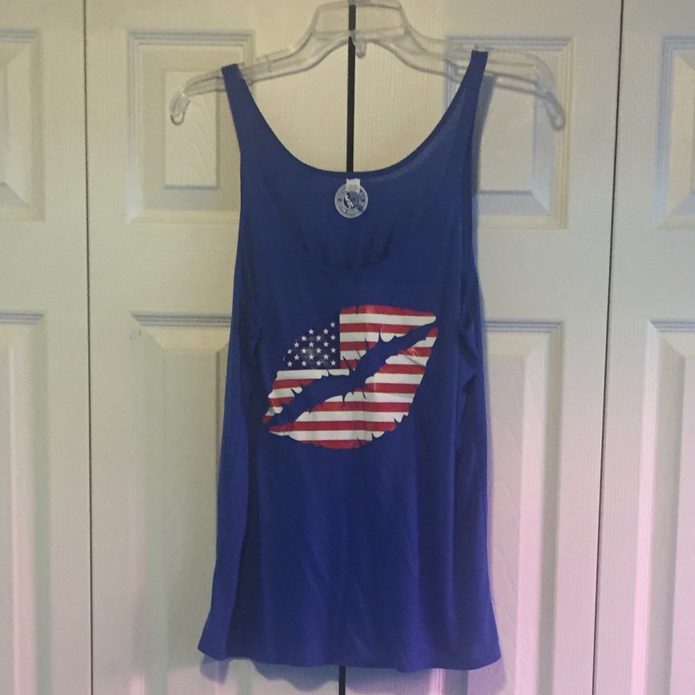 Lips kiss  tank Fourth of July Sz Sm nwot